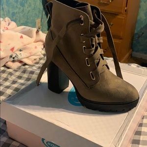 Olive high heeled soft boots